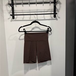 Tna Aritzia Rich Mocha Brown 7” Biker Shorts